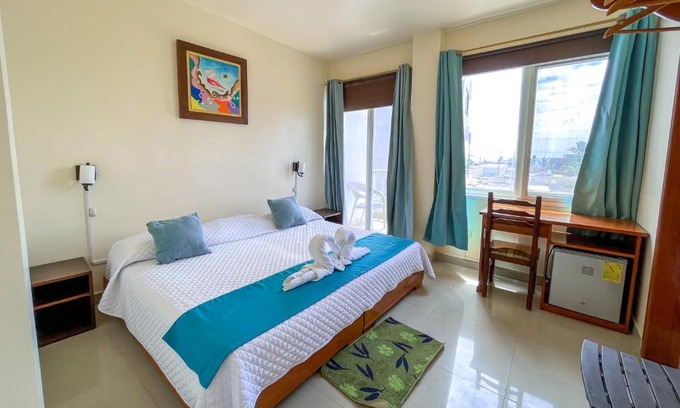 Puerto Villamil Hotel | El Rincón de George