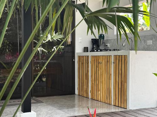 Cahuita House | El Rincon de la Suiza