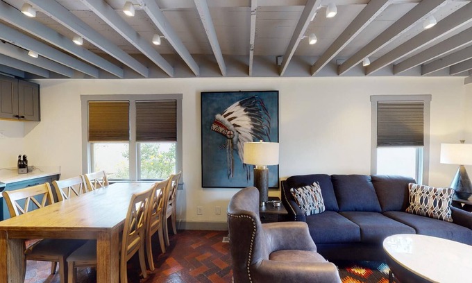 Downtown Santa Fe House | El Rito Casita: Downtown Railyard District, short walk to Plaza