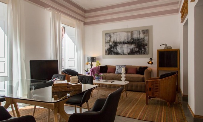Sol Apartment | El sitio de Adrian
