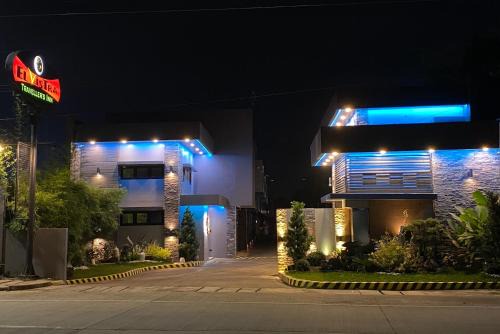 Calumpit Hotel | El Vistra Traveller's Inn