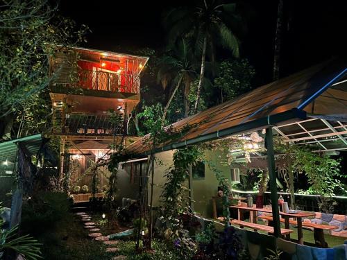 Todupulai House | Ela Forest Stay