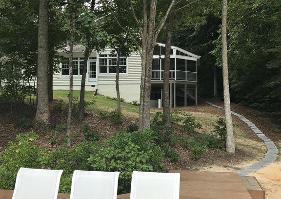 Glenora House | Elaine's Lakeside Getaway...a Beautiful View and Natural Walk-In Beach!