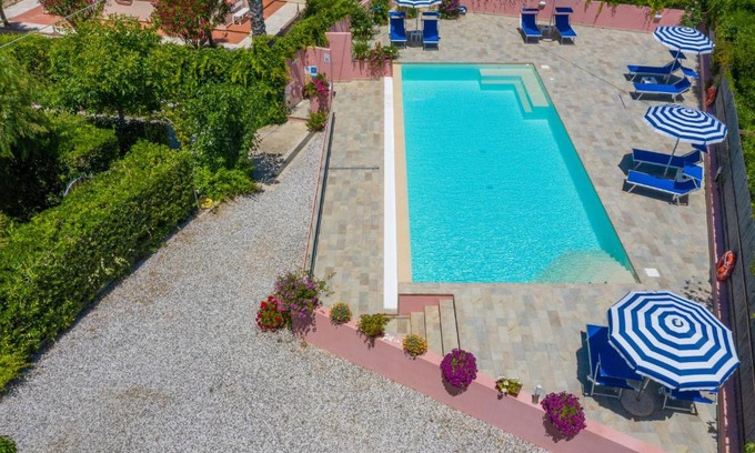 Lido di Capoliveri Apartment | Elbaloves Appartaments Villa
