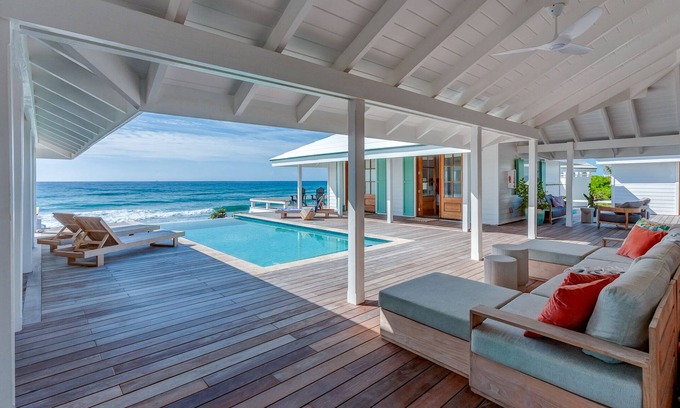 Hope Town Hotel | Elbow Reef