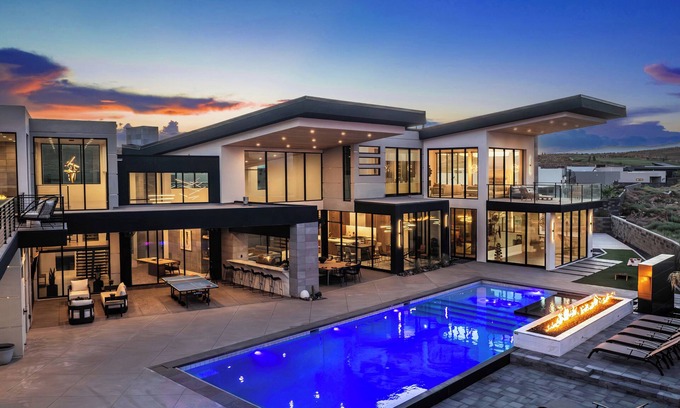 Hurricane House | Eleanor at Copper Rock Golf Course| Private Pool, 2 Hot Tubs, Basketball Court, and more