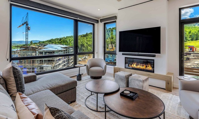 Snowmass Village Condo | Electric Pass Lodge 508