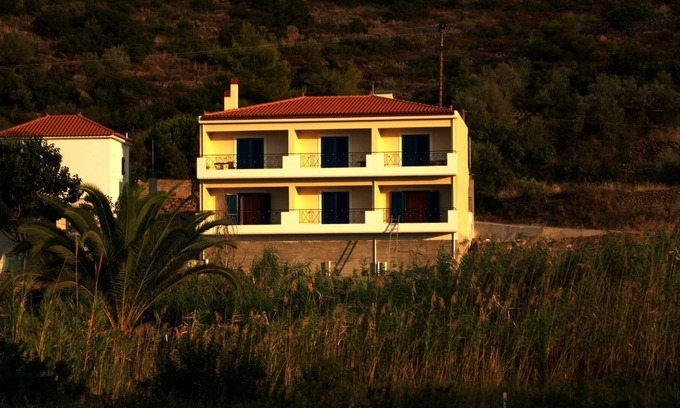 Agios Georgios Apartment | Eleftheria's Studio