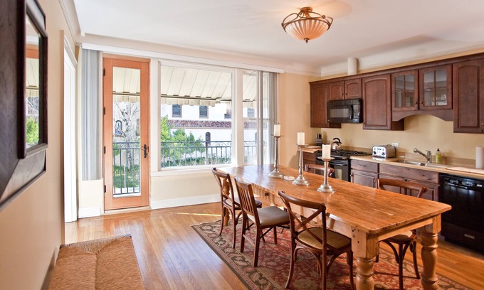 Sonoma House | Elegance & Charm 2 blocks to Sonoma Square, from 249 off season