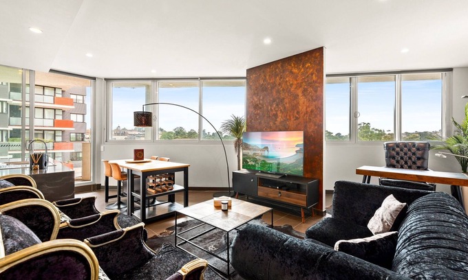 Canterbury Apartment | Elegant 1-Bed by Riverside Park & Amenities