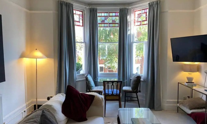 Hampstead Apartment | Elegant 1 bed flat - 30 secs from Hampstead Heath