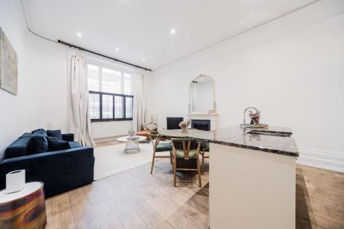 Queen's Gate Apartment | Elegant 1 Bedroom Flat in the Heart of Kensington