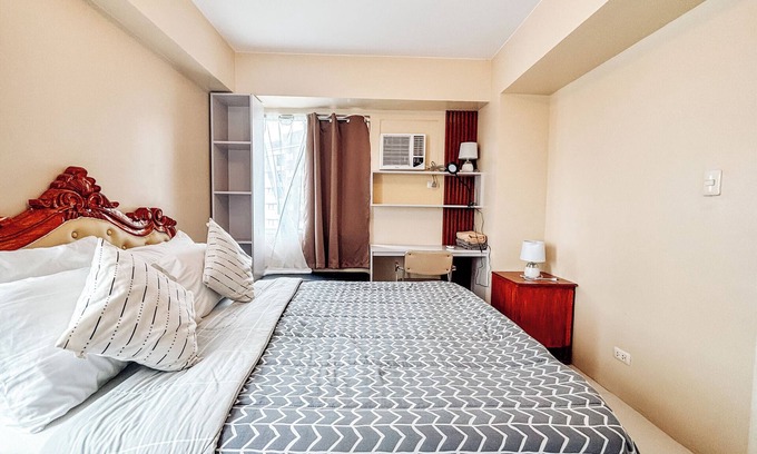Iloilo Condo | Elegant 2 Bedrooms with Pool View