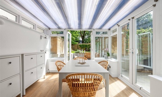 West Hampstead Apartment | Elegant 2BD Flat with Garden, West Hampstead