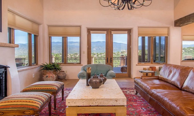 Santa Fe House | Elegant 3 bedroom property with stunning views!