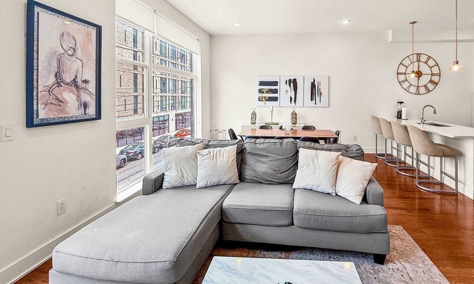 Northern Liberties Apartment | Elegant 3BR Getaway - Walkable Northern Liberties