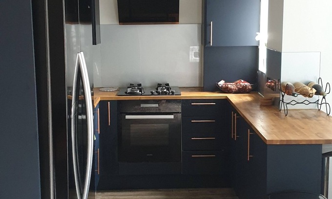 Childs Hill Apartment | Elegant 3x King size bed retreat in London
