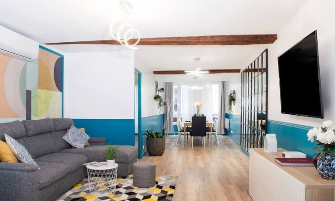 Strasbourg -Saint-Denis Apartment | Elegant, Air-conditioned & Central, close Marais