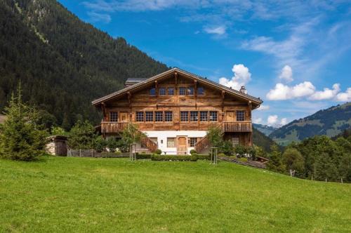 Zweisimmen Nr Gstaad Villa | Elegant Alpine Chalet with Spa