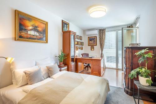 Ferencvaros Apartment | Elegant and bright home near the river