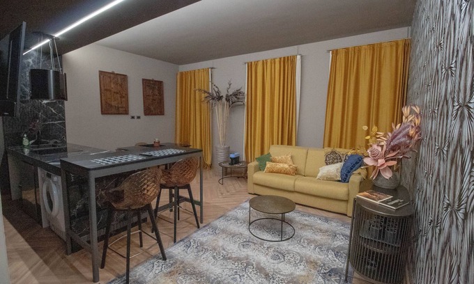 Historic Centre Apartment | Elegant and luxurious apartment for 6 people, in the heart of Turin