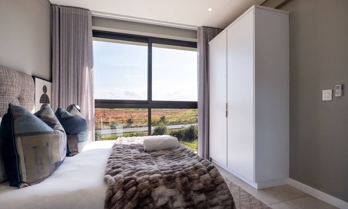 Port Zimbali Apartment | Elegant and Stylish 2 Bedroom - 201 Boulevard Suite