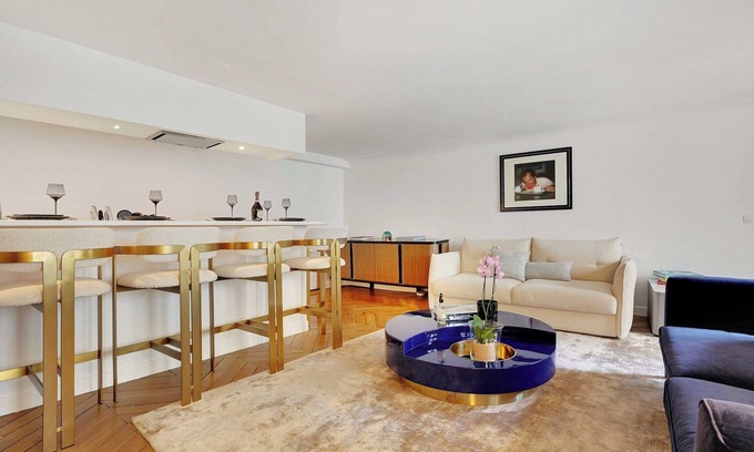 Champs-Elysees Apartment | Elegant apartment - 2BD/6P - Avenue Montaigne