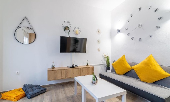 Heraklion Apartment | Elegant apartment for friends & Couples