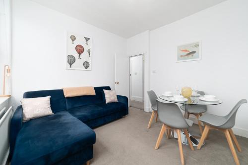 Hammersmith and Fulham Apartment | Elegant Apartment in London Steps Away From River Thames