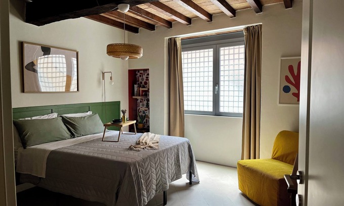 Centro Storico Apartment | Elegant Central Flat w/Private Patio, Full Kitchen, FastWiFi, Easy Milan Access