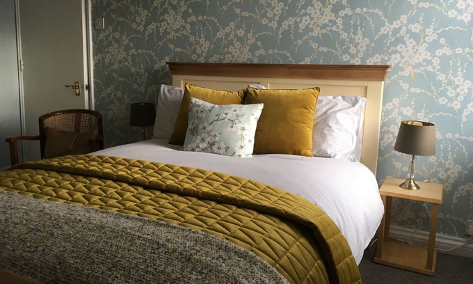 Bath Apartment | Elegant, city centre Georgian Maisonette spaciously spread over top 2 stores