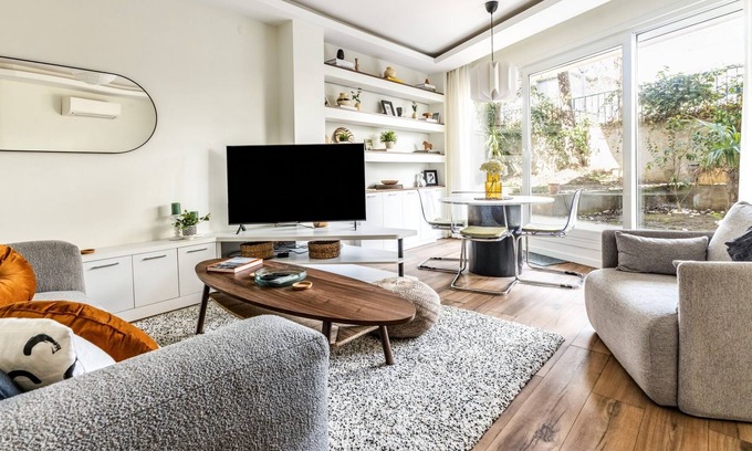Bostanci Apartment | Elegant Flat Orchard Ave, 7 Min to Beach