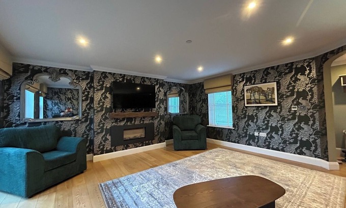 Royal Tunbridge Wells House | Elegant Retreat: Classic Style and Modern Comfort
