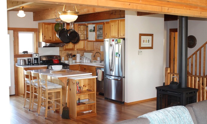 Freeland House | Elegant get-away with breathtaking views of the water, beach, and wetlands