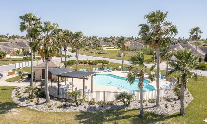 Port Isabel House | Elegant Hacienda - 3 Hac