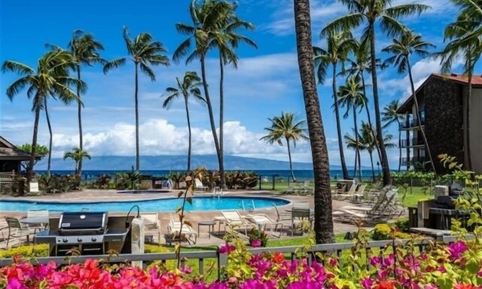 Honokowai Apartment | Elegant King Luxury Ground Studio - A/C - W/D - Renovated! PLEASE READ NOTES