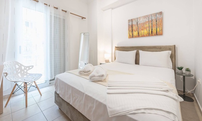 Koukaki Apartment | Elegant Koukaki Studio
