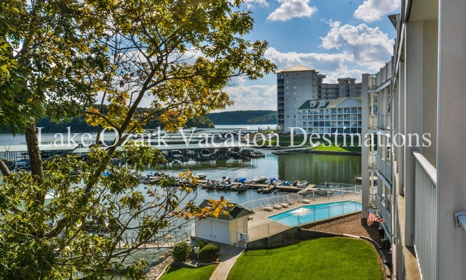 Osage Beach Condo | Elegant Lakefront Parkview Bay Condo Near Pool Gorgeous State Park Views, Wi-Fi