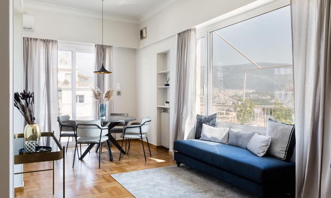 Kolonaki Apartment | Elegant Luminous 3BD apartment in Kolonaki by UPSTREET