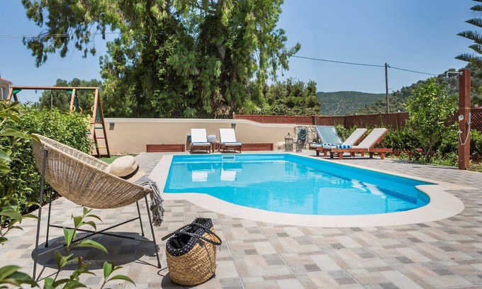 Mazarakata House | Elegant Luxury garden apartment with swimming pool, BBQ and play ground