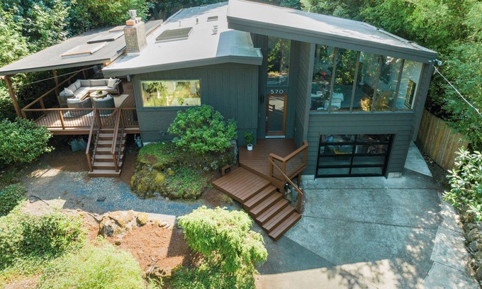Lake Oswego House | Elegant Mid-Century Modern in the Heart of LO!