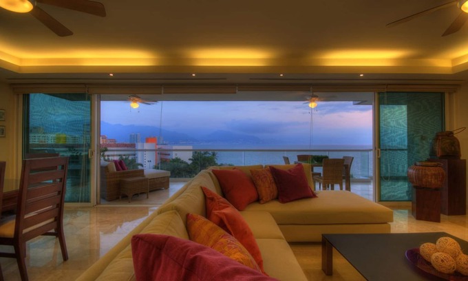 Marina Vallarta Condo | Elegant Ocean Front Condo! 4Br/4Ba
