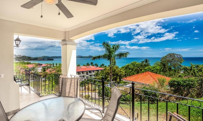 Playa Flamingo House | Elegant Oceanview Condo with Spacious Open-Concept Floor Plan and Inviting Beach Design
