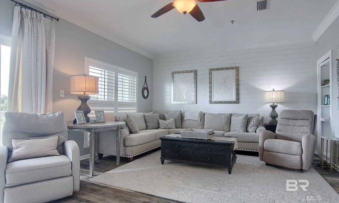 Orange Beach Condo | Elegant Orange Beach Condo for Extended Getaways - Minimum 15-Day Stay