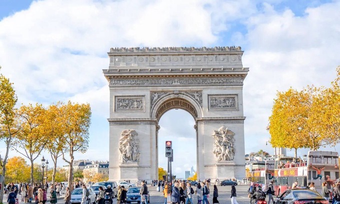Faubourg-du-Roule Apartment | Elegant Parisian Apartment Near Arc de Triomphe