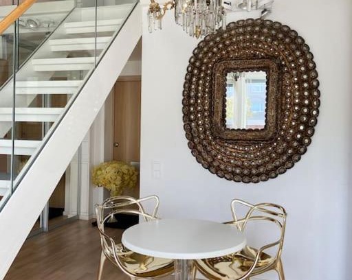 Ullanlinna Apartment | Elegant Penthouse Loft