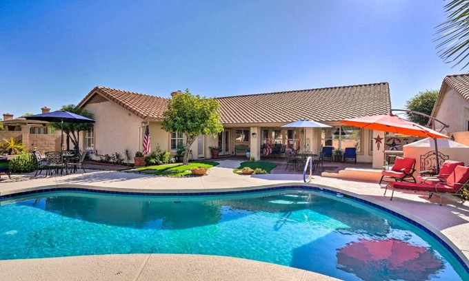 Tierra Norte House | Elegant Peoria Home Pool, Putting Green, Fire Pit