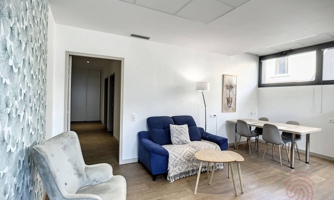Lamalou-les-Bains Apartment | Elegant PMR Apartment: A/C, Terrace, Parking, Near Lamalou-les-Bains Spa, Pet-Friendly