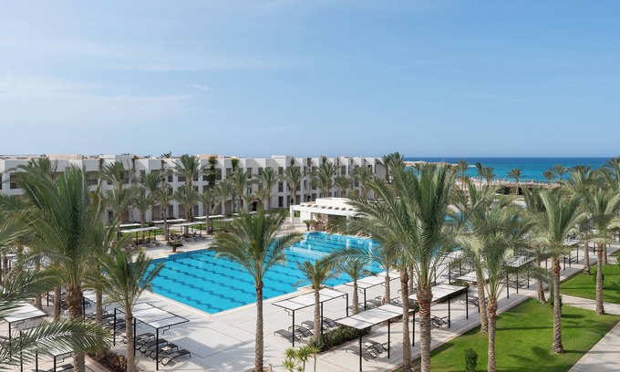 Marsa Matruh Hotel | Elegant Room Space Near Almaza's Pristine Beach | with Swimming Pool & Breakfast