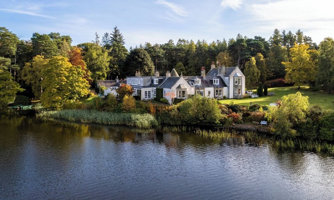Elgin House | Elegant Scottish Country Home On The Water